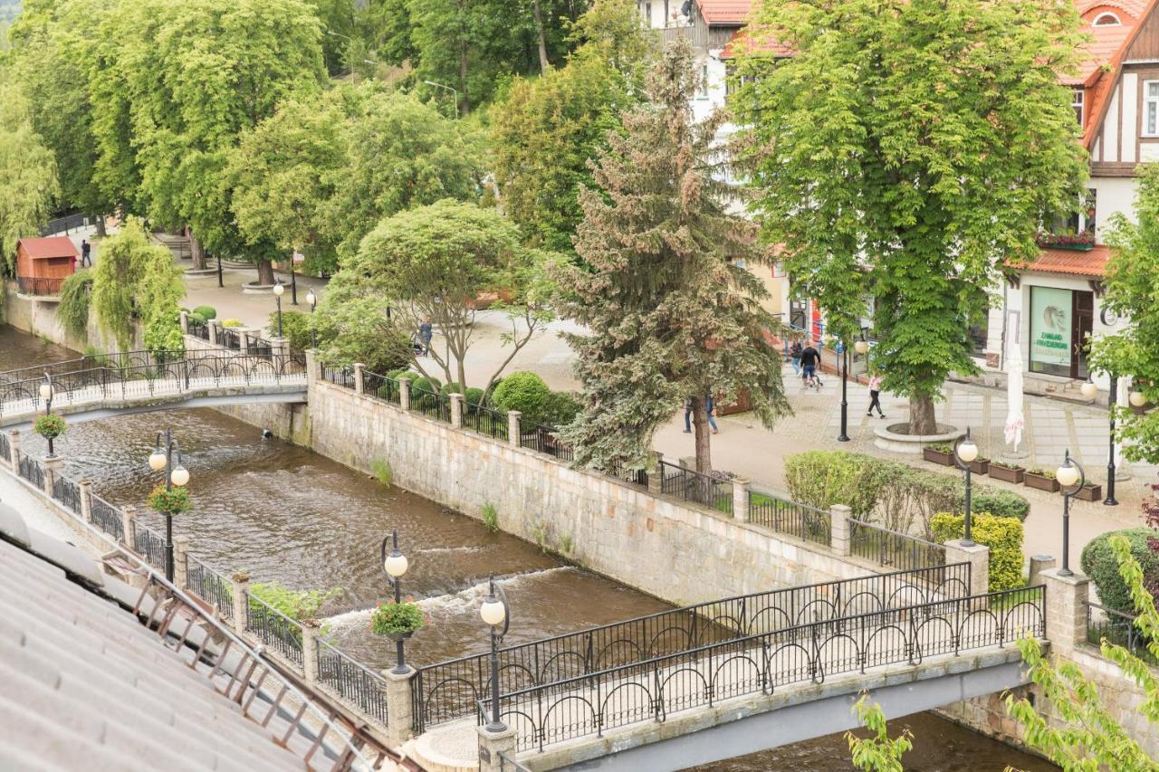 Apartament Przy Deptaku Z Miejscem Parkingowym Поляница-Здрой Екстериор снимка
